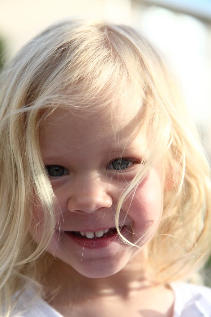 IMAGE: http://i793.photobucket.com/albums/yy220/alissa190/2010_04_27_9999_127.jpg