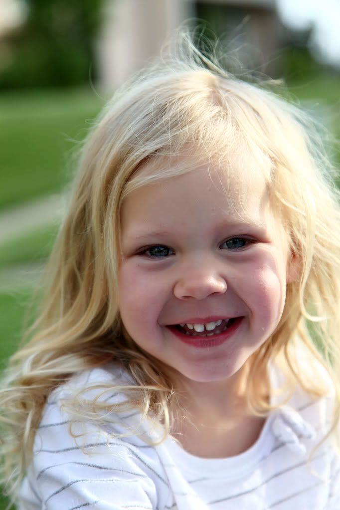 IMAGE: http://i793.photobucket.com/albums/yy220/alissa190/2010_04_27_9999_137.jpg